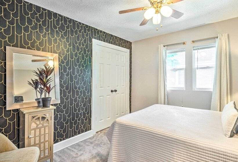 Cozy + Modern Indy House ~ 5 Mi To Downtown!