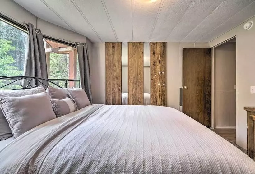 Cute Donnelly Cabin In The Woods W/ Fire Pit!