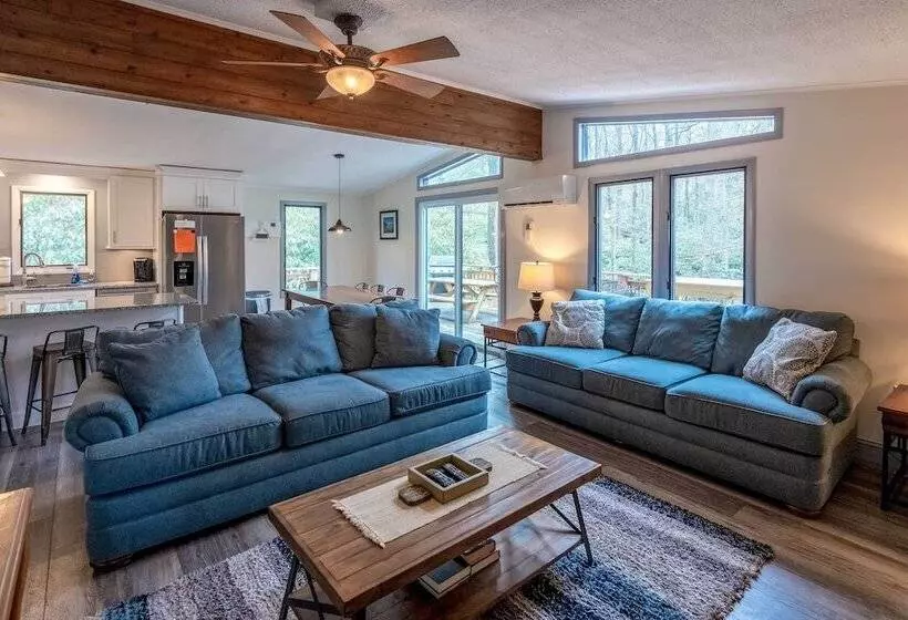 Walk To Lake: Family Home W/ Game Room, Deck & Bbq