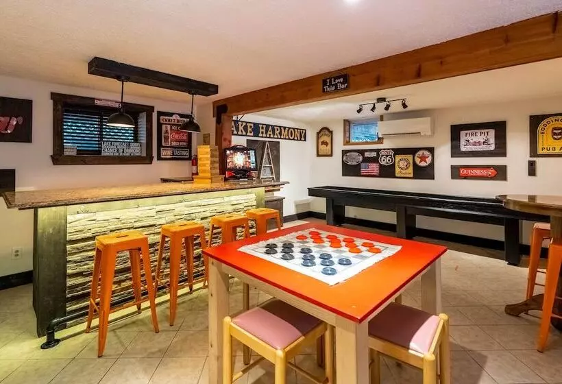 Walk To Lake: Family Home W/ Game Room, Deck & Bbq