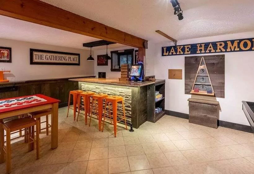 Walk To Lake: Family Home W/ Game Room, Deck & Bbq