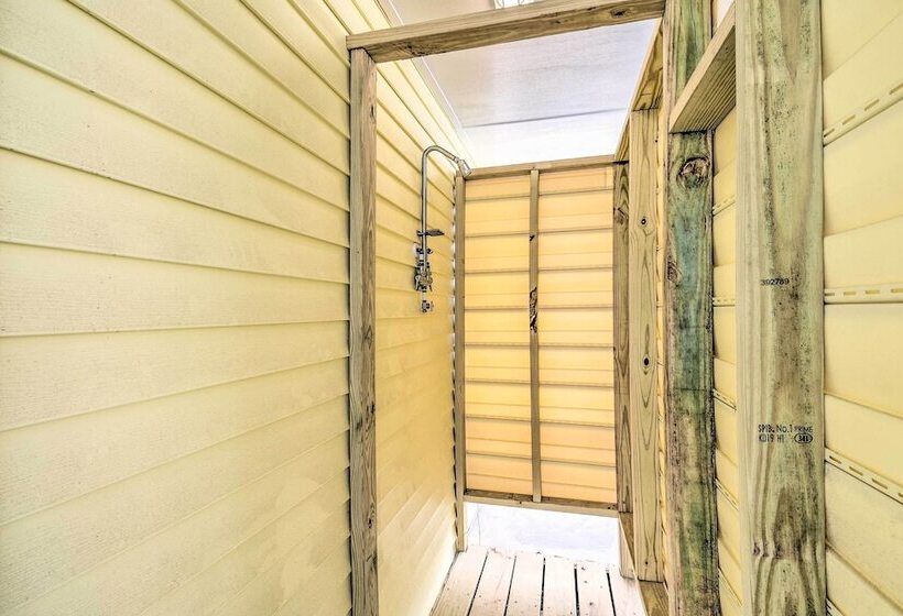 Freshly Remodeled Beach House, Steps To Shore