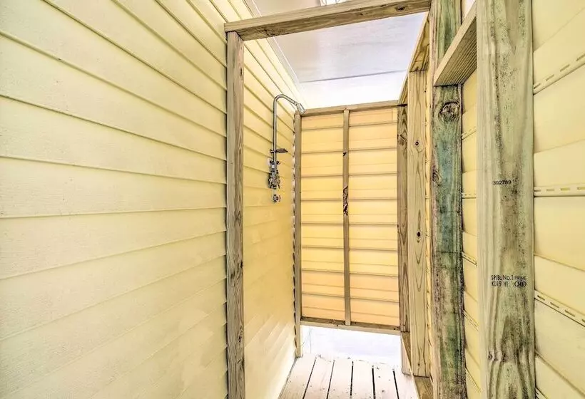 Freshly Remodeled Beach House, Steps To Shore