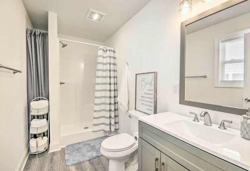 Freshly Remodeled Beach House, Steps To Shore