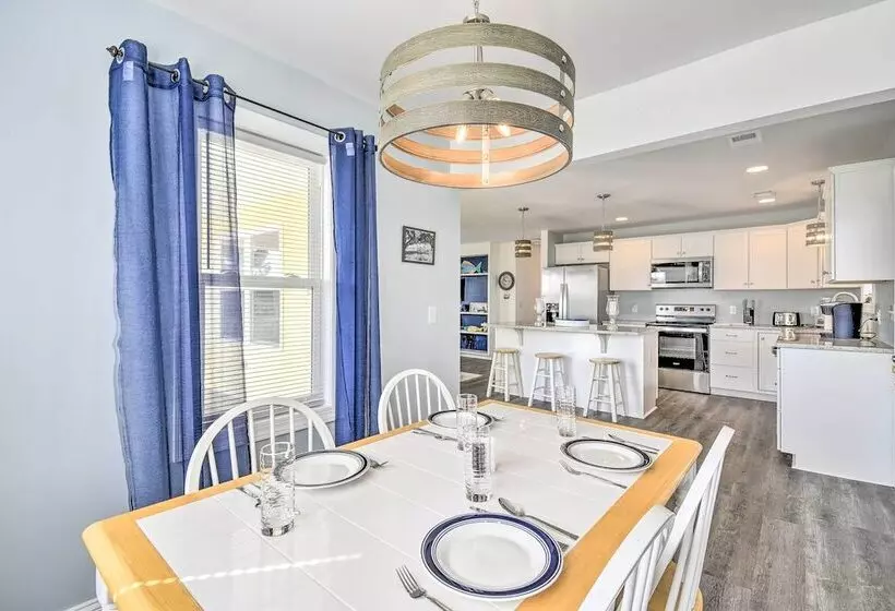 Freshly Remodeled Beach House, Steps To Shore