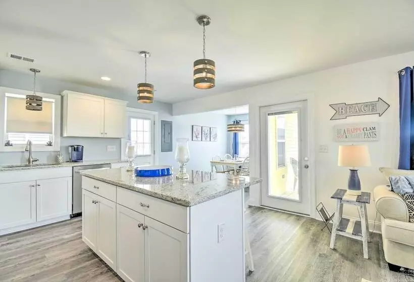 Freshly Remodeled Beach House, Steps To Shore