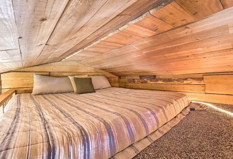 1 Mi To Grand Lake: Pet Friendly Cabin W/ Grill!