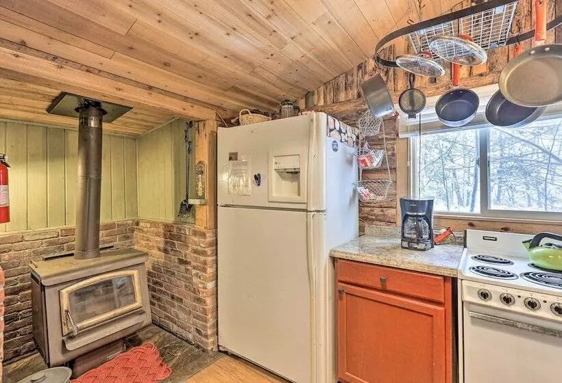 1 Mi To Grand Lake: Pet Friendly Cabin W/ Grill!
