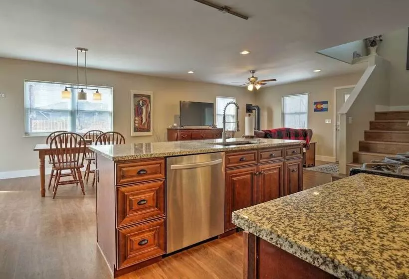 30 Mi To Crested Butte: Dog Friendly Home By River