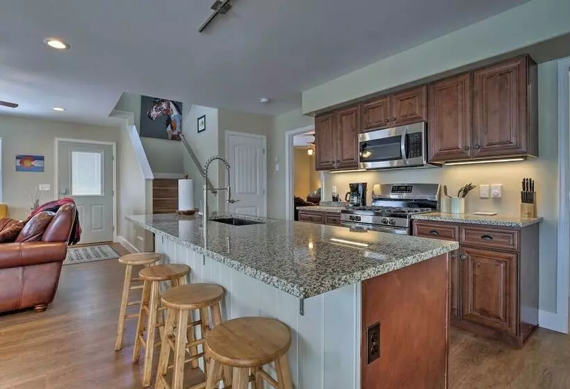30 Mi To Crested Butte: Dog Friendly Home By River