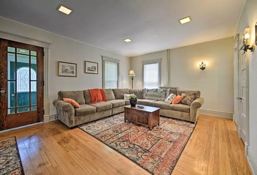 Home W/patio, 2 Blocks To St. Lawrence River