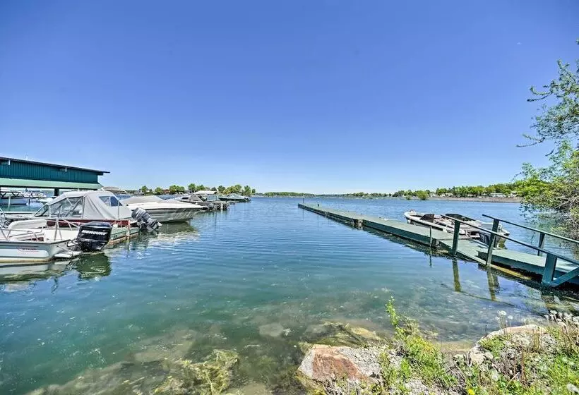 Home W/patio, 2 Blocks To St. Lawrence River
