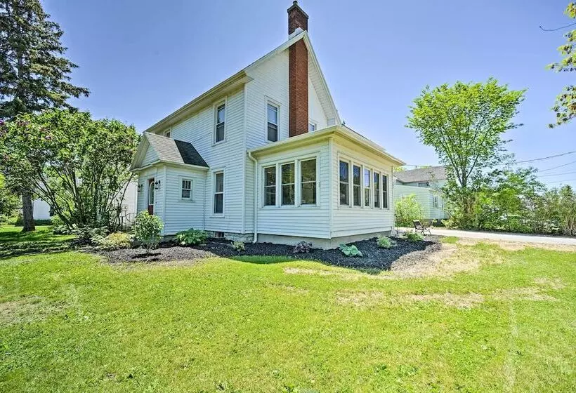 Home W/patio, 2 Blocks To St. Lawrence River
