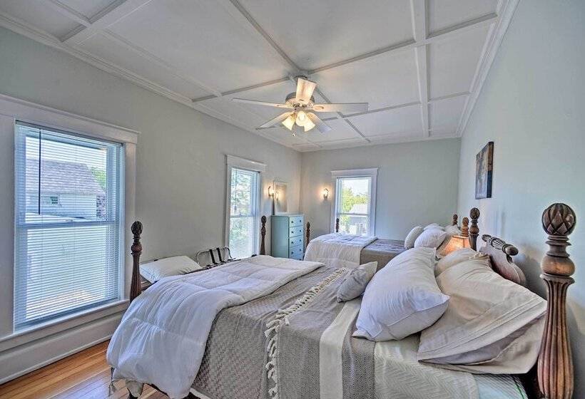 Home W/patio, 2 Blocks To St. Lawrence River