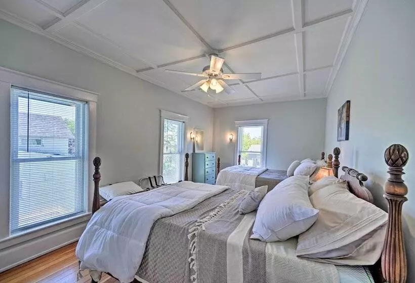 Home W/patio, 2 Blocks To St. Lawrence River