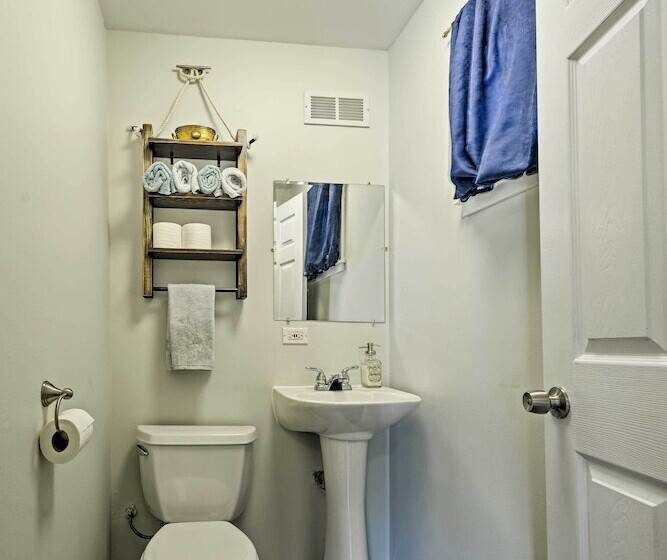 Home W/patio, 2 Blocks To St. Lawrence River