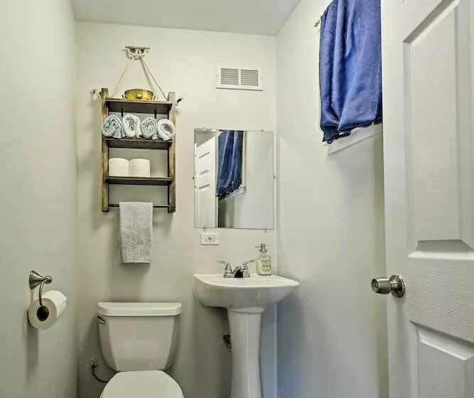 Home W/patio, 2 Blocks To St. Lawrence River