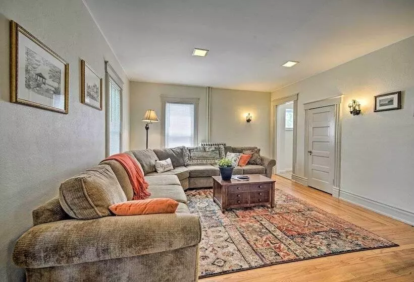 Home W/patio, 2 Blocks To St. Lawrence River