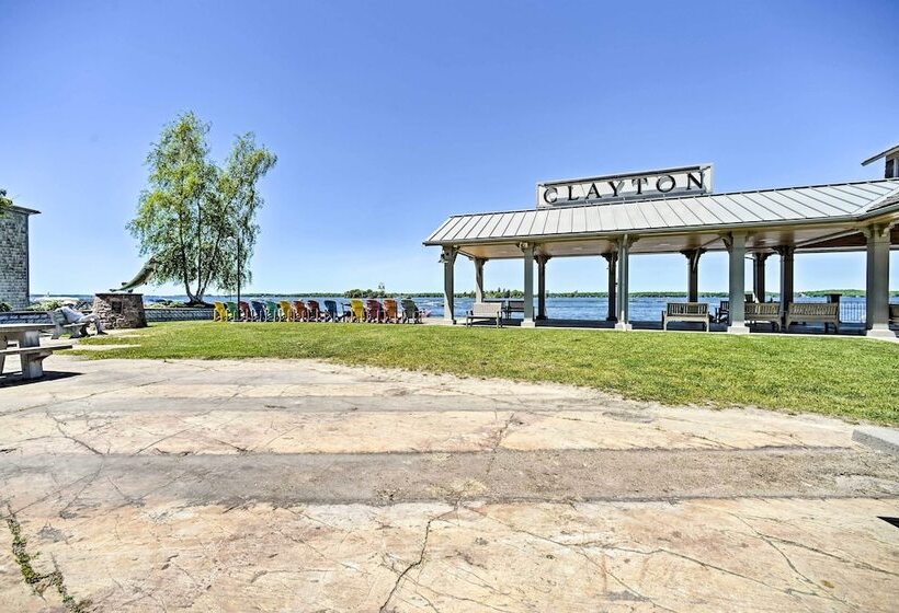 Home W/patio, 2 Blocks To St. Lawrence River