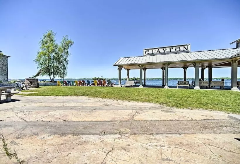 Home W/patio, 2 Blocks To St. Lawrence River