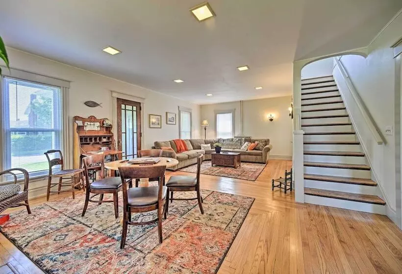 Home W/patio, 2 Blocks To St. Lawrence River