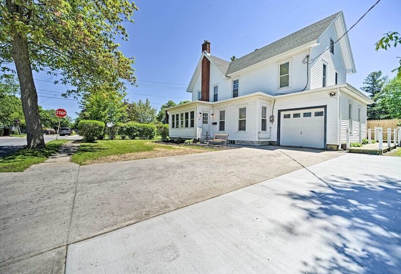Home W/patio, 2 Blocks To St. Lawrence River