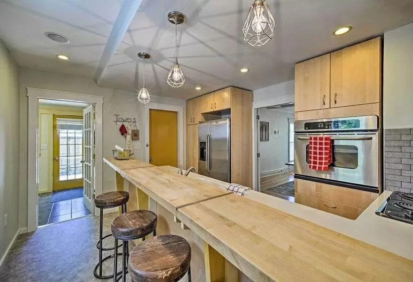 Home W/patio, 2 Blocks To St. Lawrence River