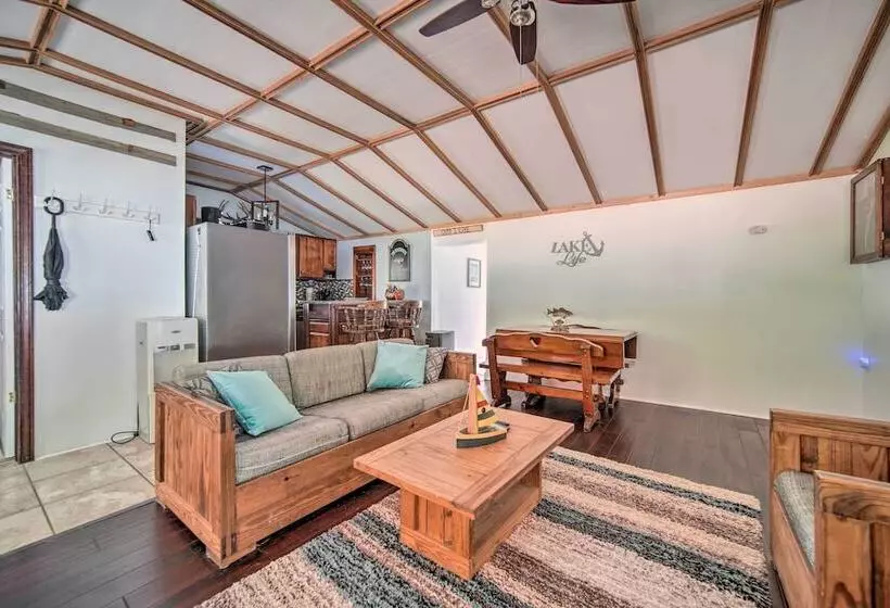 Jamestown Retreat W/ Hot Tub   Walk To Lake!