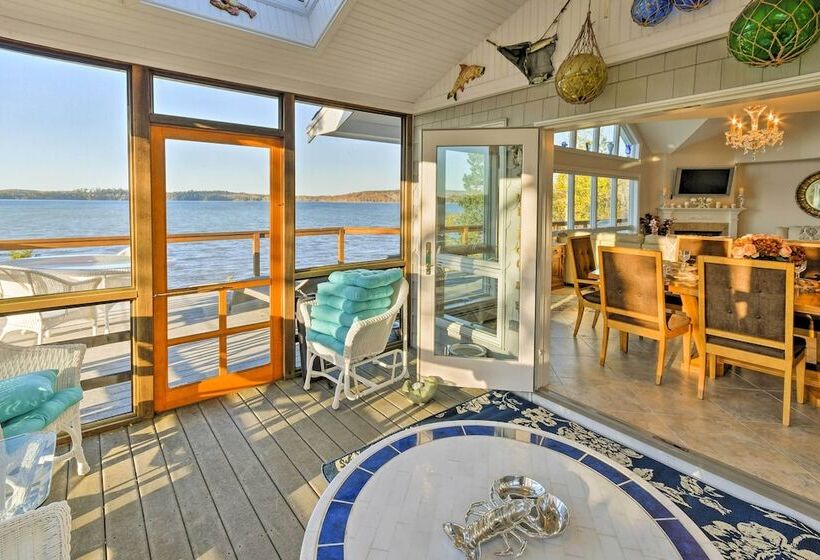 Luxurious Oceanfront Flanders Bay Home W/ Kayaks!