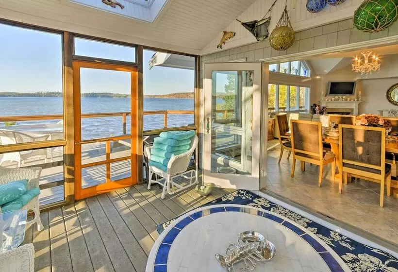 Luxurious Oceanfront Flanders Bay Home W/ Kayaks!