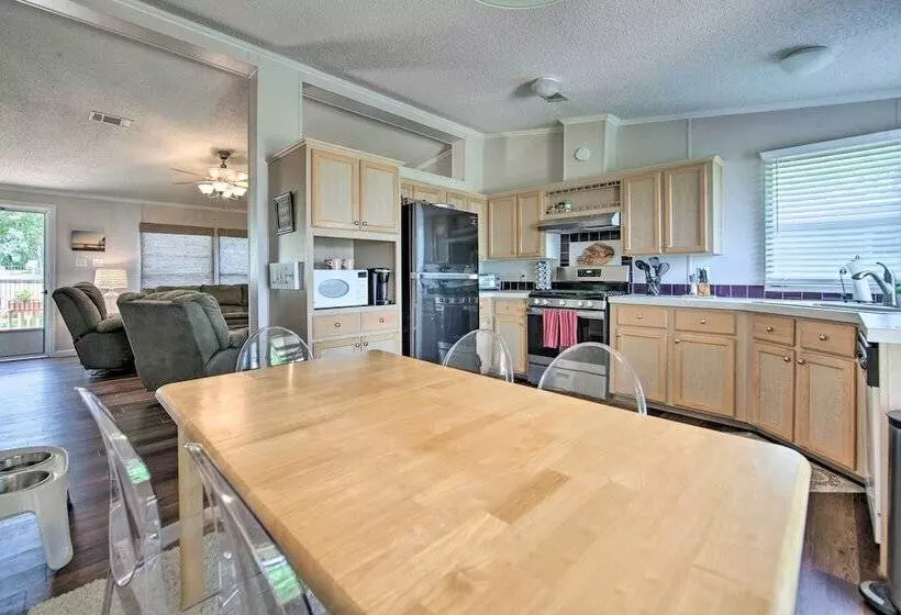 Lakefront Mabank Gem W/ Sunset Views: Pets Welcome