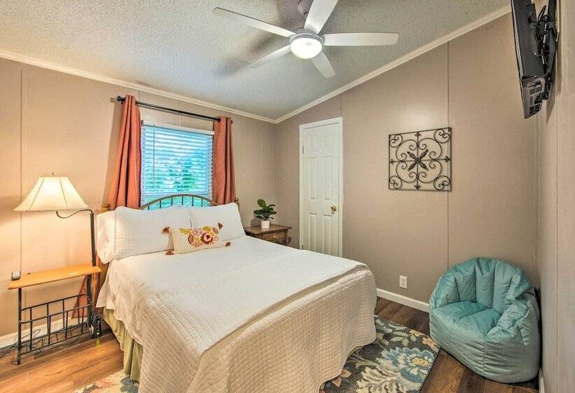 Lakefront Mabank Gem W/ Sunset Views: Pets Welcome