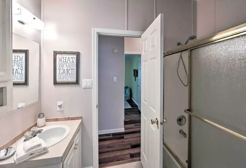 Lakefront Mabank Gem W/ Sunset Views: Pets Welcome