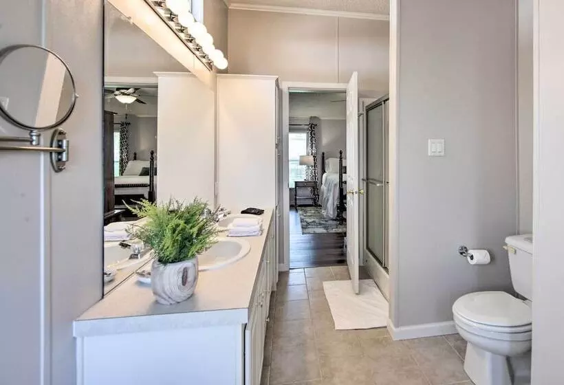 Lakefront Mabank Gem W/ Sunset Views: Pets Welcome