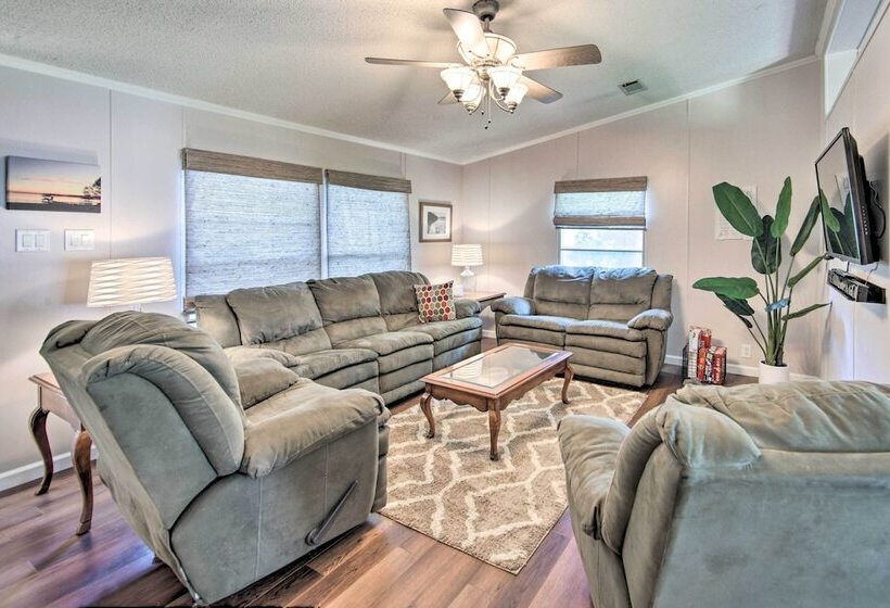 Lakefront Mabank Gem W/ Sunset Views: Pets Welcome