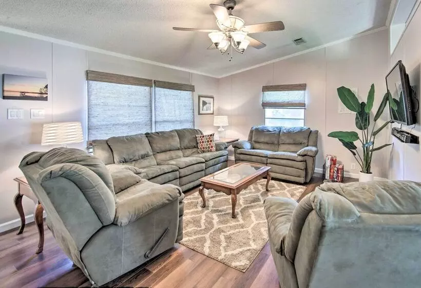 Lakefront Mabank Gem W/ Sunset Views: Pets Welcome