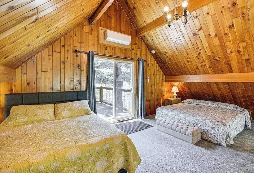 Modern Black Hills Cabin W/ Loft & Wraparound Deck