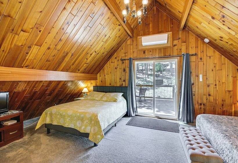 Modern Black Hills Cabin W/ Loft & Wraparound Deck