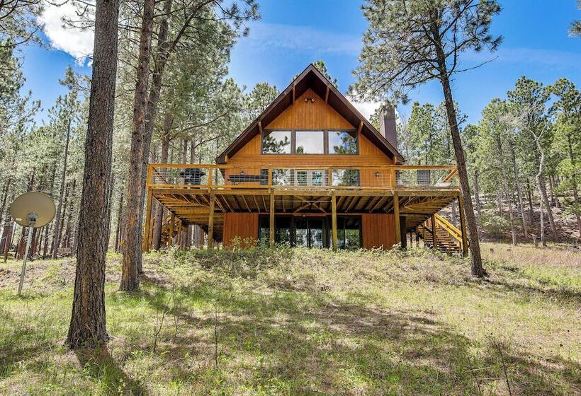 Modern Black Hills Cabin W/ Loft & Wraparound Deck