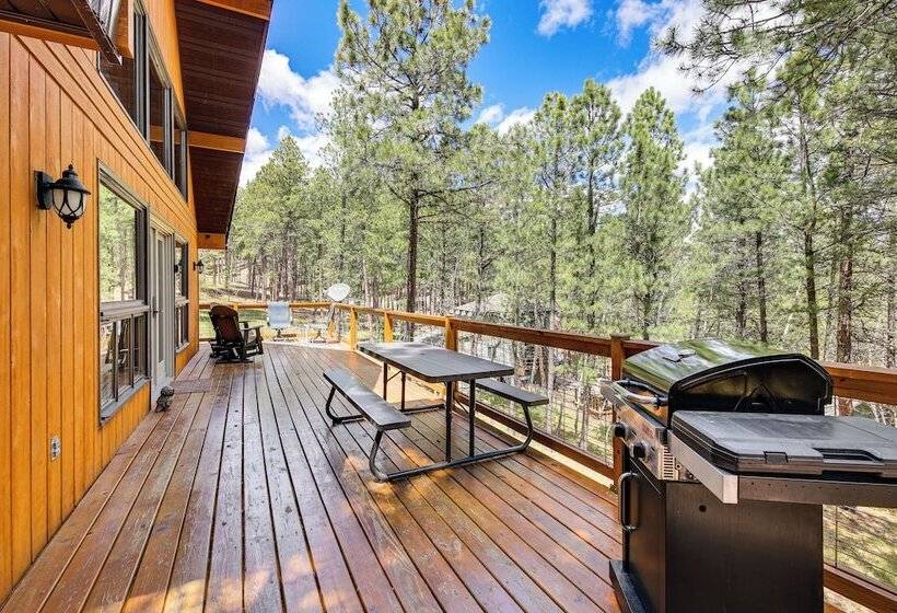 Modern Black Hills Cabin W/ Loft & Wraparound Deck