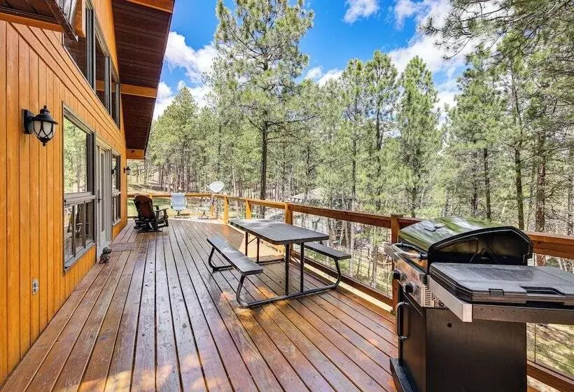 Modern Black Hills Cabin W/ Loft & Wraparound Deck