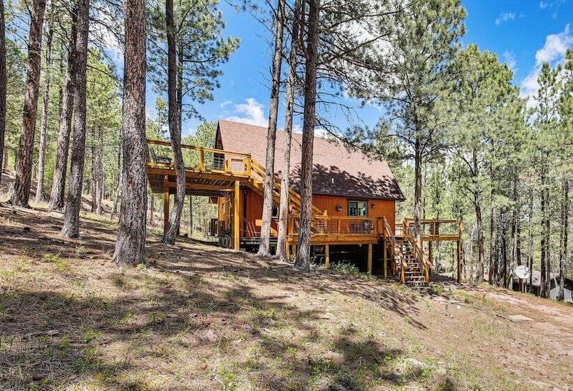 Modern Black Hills Cabin W/ Loft & Wraparound Deck