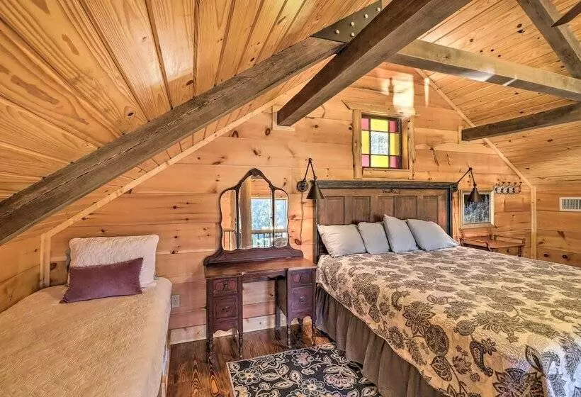 Mountain View Hideaway W/ Outdoor Fireplace!