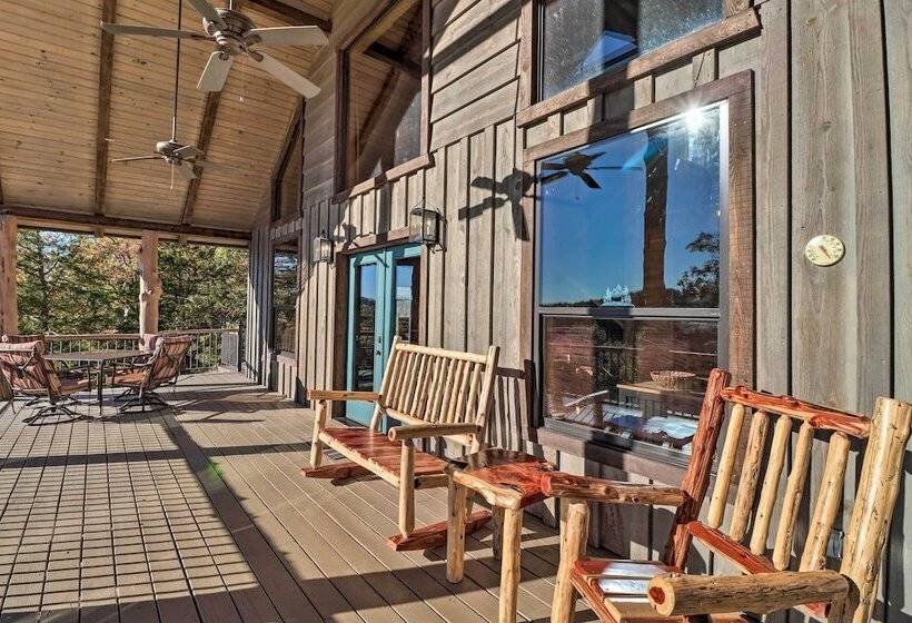 Mountain View Hideaway W/ Outdoor Fireplace!