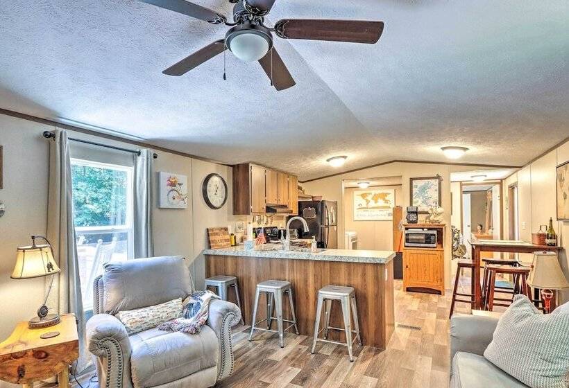 On Lake Time Lake Chatuge Hideaway W/ Deck!