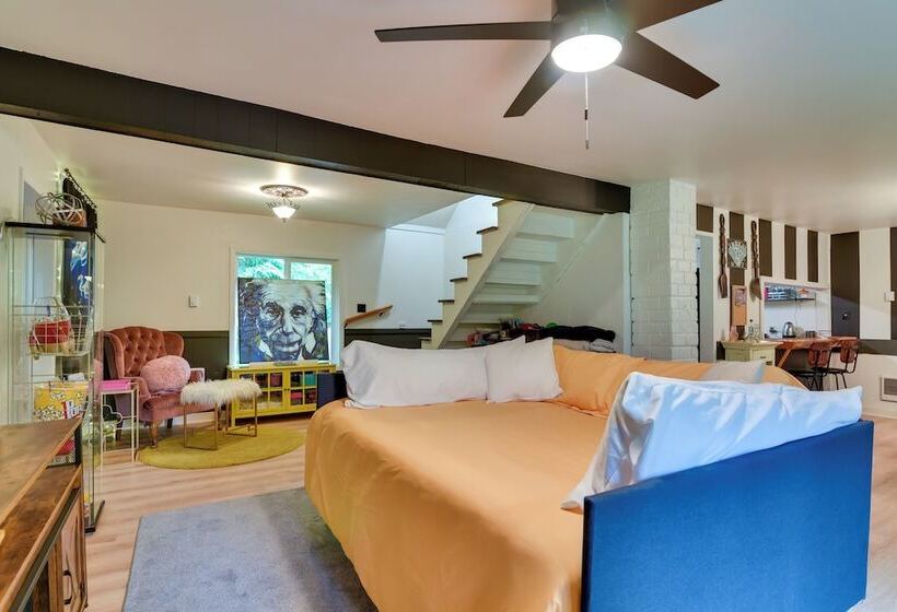 Peaceful + Chic Oasis: Fire Pit, Grill, Yard