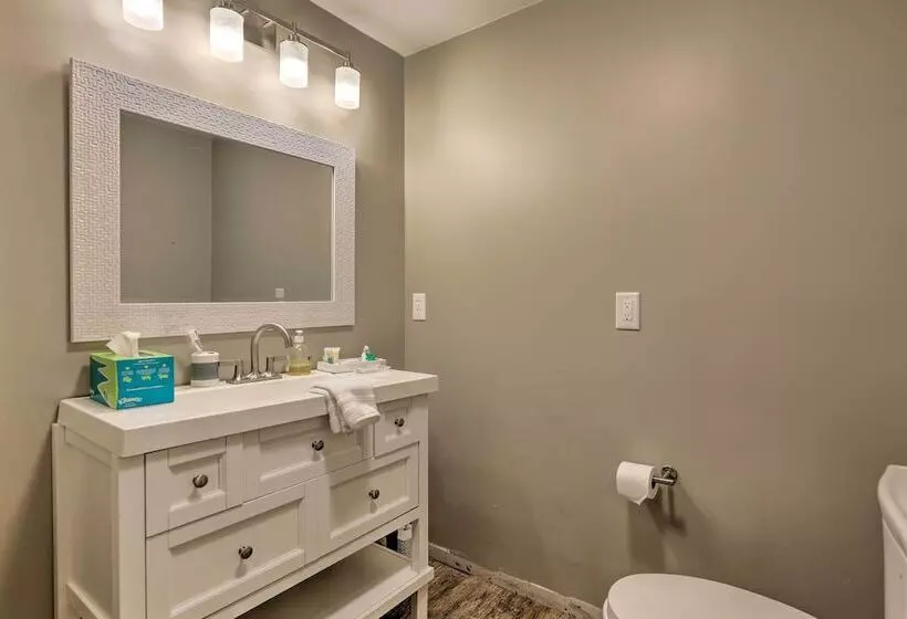 Peaceful Lebanon Farmhouse/ranch W/ Pool!