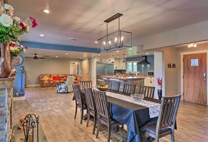 Peaceful Lebanon Farmhouse/ranch W/ Pool!