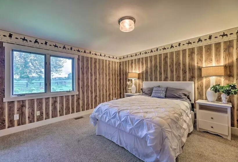 Peaceful Lebanon Farmhouse/ranch W/ Pool!