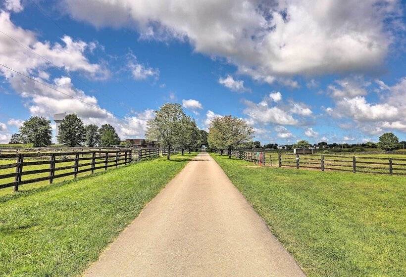 Peaceful Lebanon Farmhouse/ranch W/ Pool!